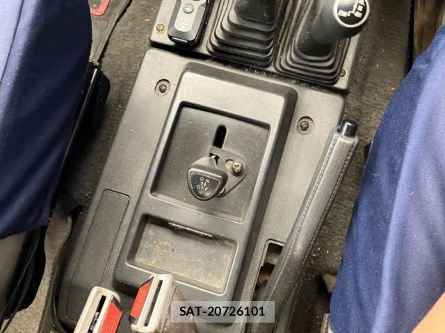 Mitsubishi PAJERO VAN 1987-03 8037539-18