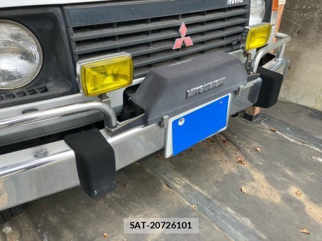 Mitsubishi PAJERO VAN 1987-03 8037539-2