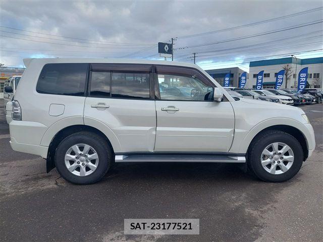 Mitsubishi PAJERO 2013-08 843286-10