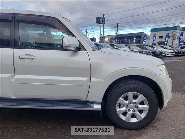 Mitsubishi PAJERO 2013-08 843286-11