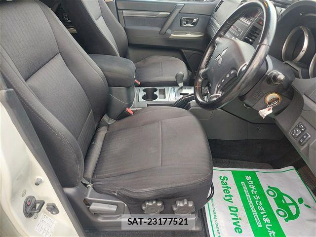 Mitsubishi PAJERO 2013-08 843286-12