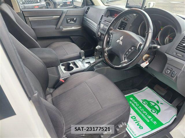 Mitsubishi PAJERO 2013-08 843286-13