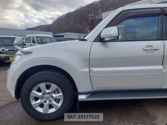 Mitsubishi PAJERO 2013-08 843286-3