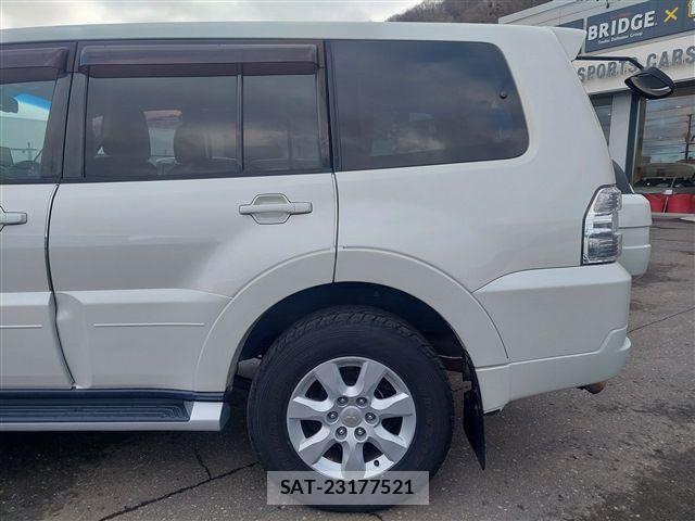 Mitsubishi PAJERO 2013-08 843286-5