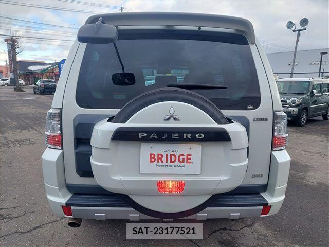 Mitsubishi PAJERO 2013-08 843286-7