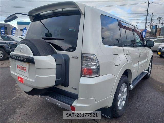 Mitsubishi PAJERO 2013-08 843286-8
