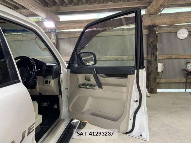 Mitsubishi PAJERO 2014-10 1198377-14
