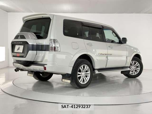 Mitsubishi PAJERO 2014-10 1198377-1