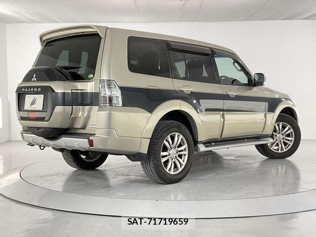 Mitsubishi PAJERO 2014-09 1208009-1