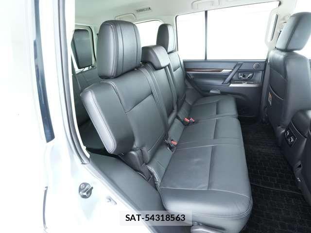Mitsubishi PAJERO 2015-07 1496218-9