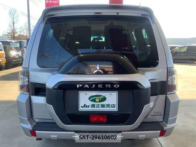 Mitsubishi PAJERO 2014-10 2319936-8