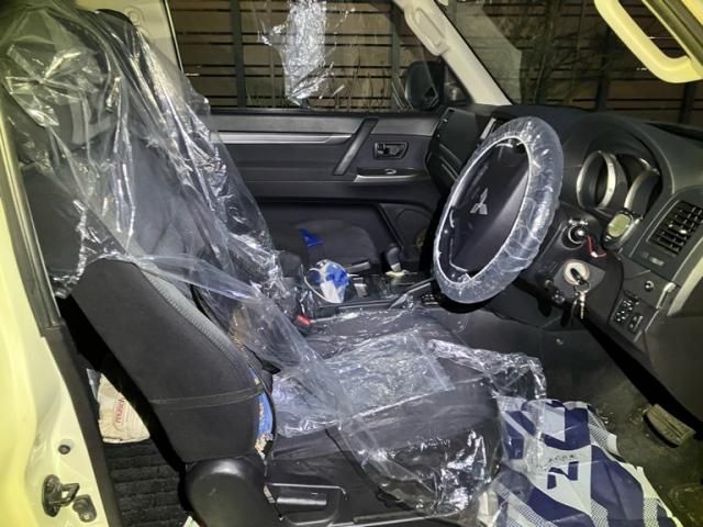 Mitsubishi PAJERO 2011-11 3679667-9