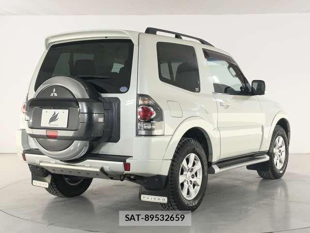 Mitsubishi PAJERO 2016-01 6218273-5