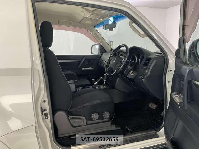 Mitsubishi PAJERO 2016-01 6218273-14
