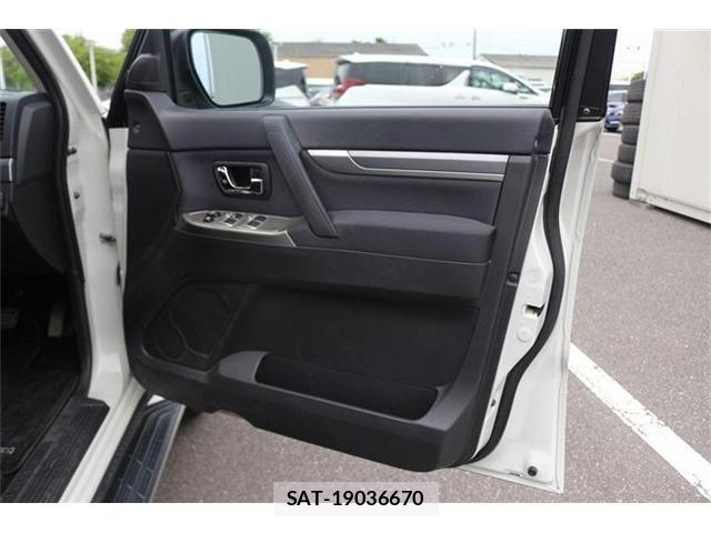 Mitsubishi PAJERO 2015-07 6614042-23