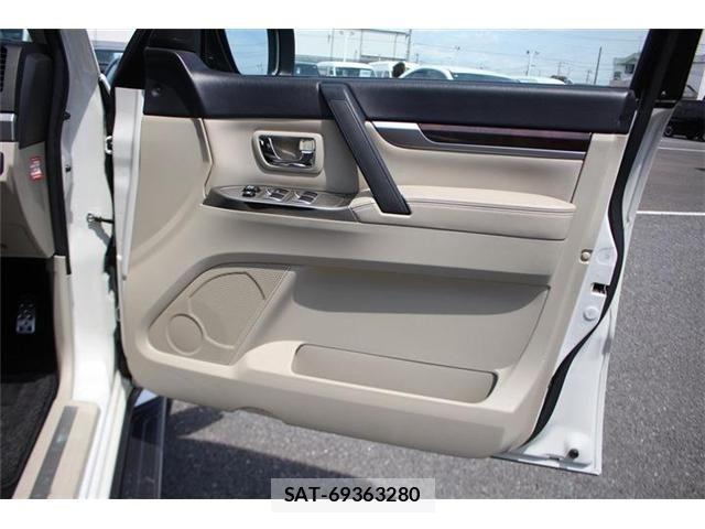 Mitsubishi PAJERO 2018-01 6752818-17