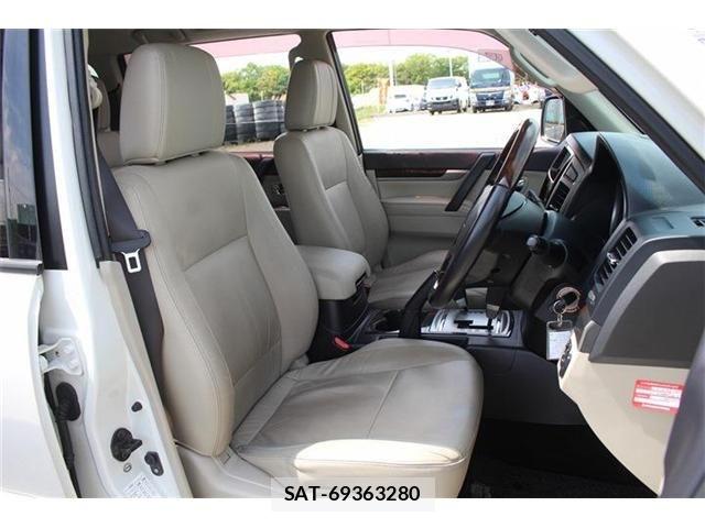 Mitsubishi PAJERO 2018-01 6752818-18