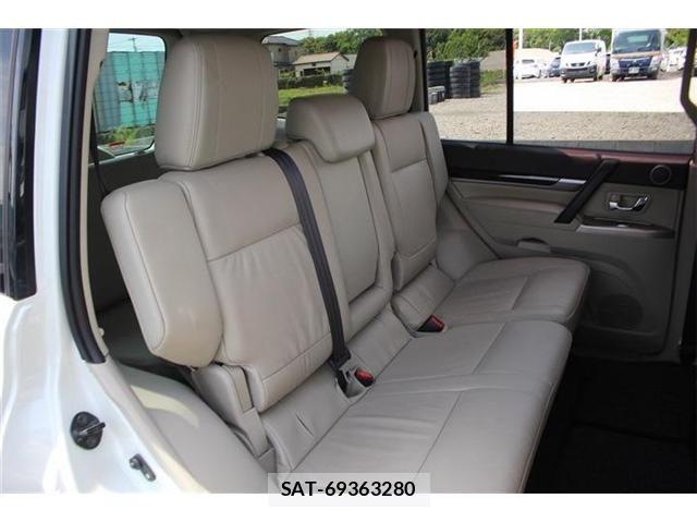 Mitsubishi PAJERO 2018-01 6752818-19