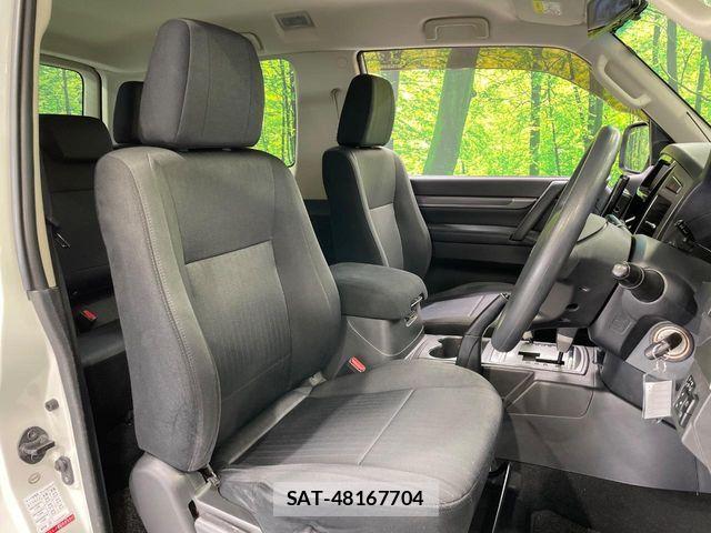Mitsubishi PAJERO 2017-10 6816493-8