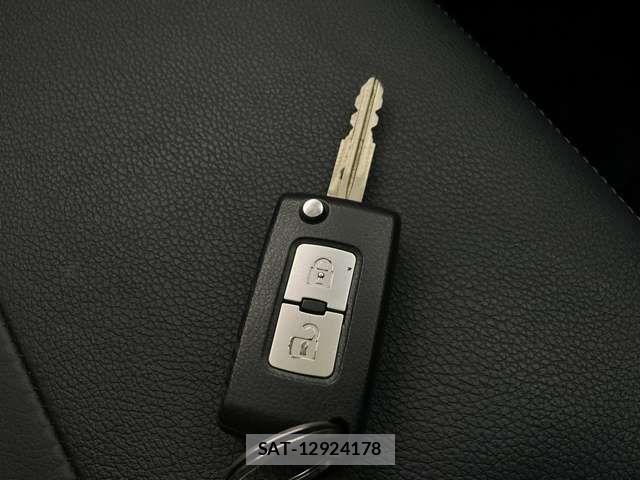 Mitsubishi PAJERO 2015-03 6910998-9