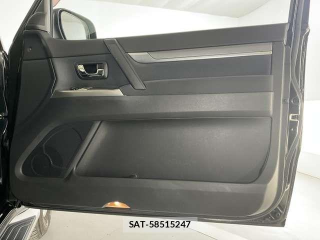 Mitsubishi PAJERO 2015-01 7021213-12