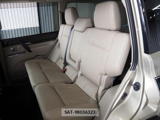 Mitsubishi PAJERO 2012-03 7223387-9