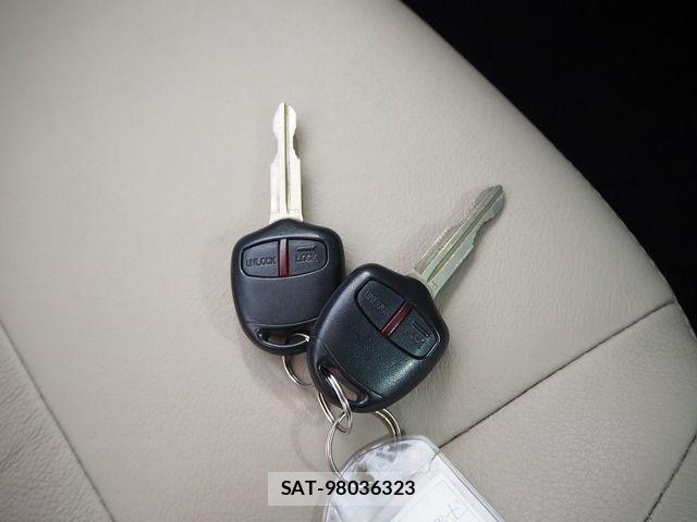 Mitsubishi PAJERO 2012-03 7223387-18
