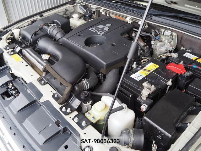 Mitsubishi PAJERO 2012-03 7223387-19
