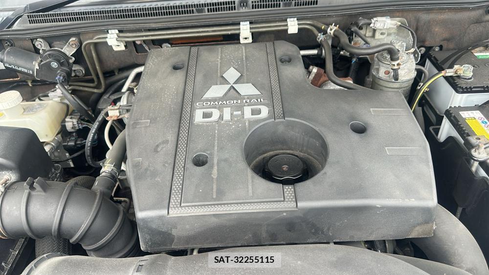Mitsubishi PAJERO 2011-03 4598987-37