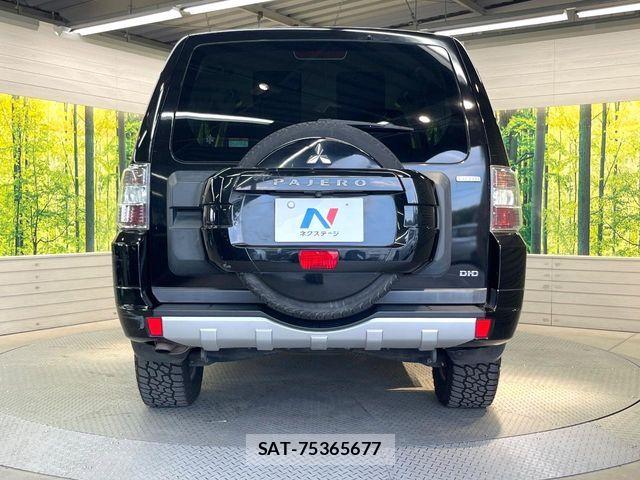 Mitsubishi PAJERO 2013-08 8101136-15