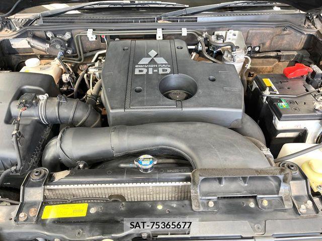 Mitsubishi PAJERO 2013-08 8101136-17
