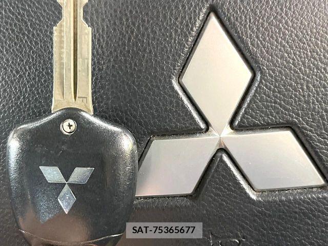 Mitsubishi PAJERO 2013-08 8101136-6