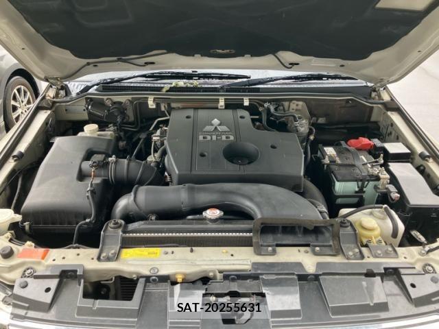 Mitsubishi PAJERO 2014-07 8246299-24