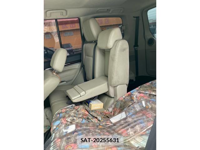 Mitsubishi PAJERO 2014-07 8246299-26