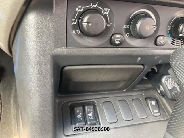 Mitsubishi PAJERO 2004-10 8246302-21