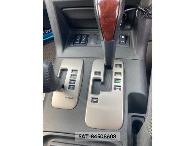 Mitsubishi PAJERO 2004-10 8246302-22
