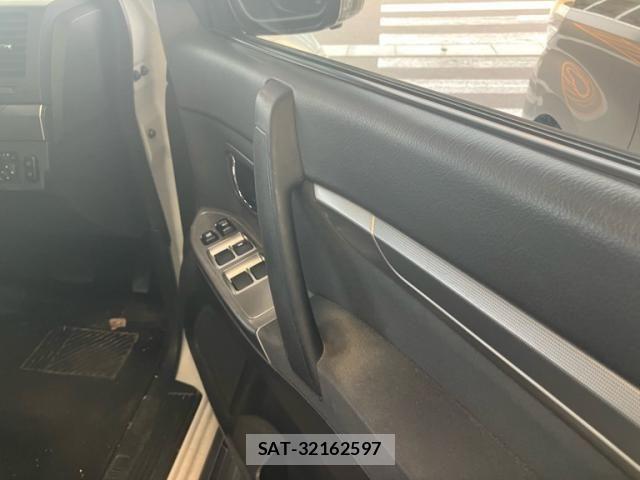 Mitsubishi PAJERO 2015-03 8246301-16