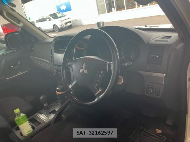 Mitsubishi PAJERO 2015-03 8246301-17