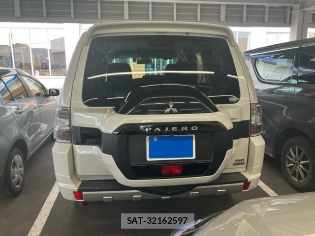 Mitsubishi PAJERO 2015-03 8246301-4