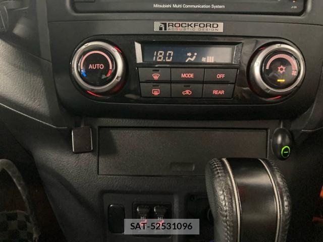 Mitsubishi PAJERO 2011-01 8628315-21