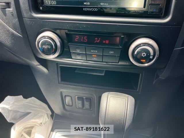 Mitsubishi PAJERO 2012-06 8660932-16
