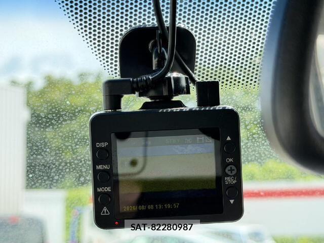 Mitsubishi PAJERO 2012-06 8686263-7