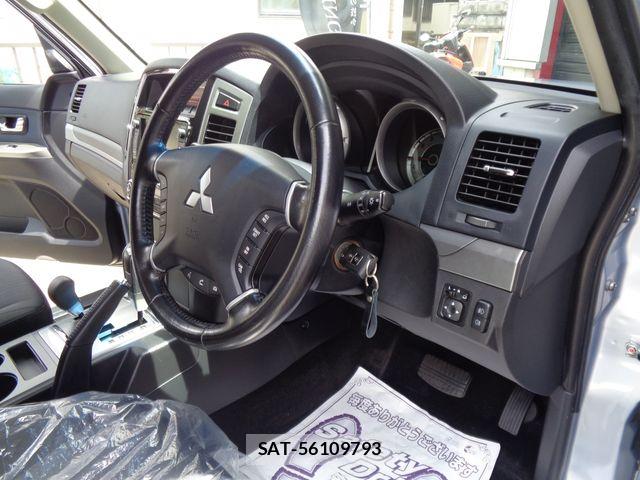 Mitsubishi PAJERO 2016-06 8686262-21