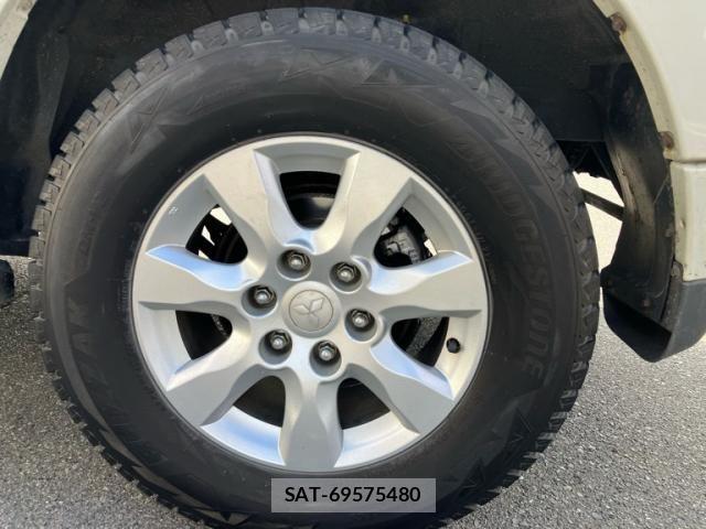 Mitsubishi PAJERO 2011-05 8831018-6