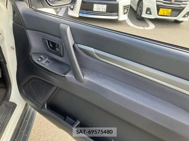 Mitsubishi PAJERO 2011-05 8831018-10