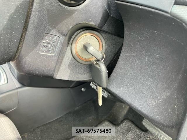 Mitsubishi PAJERO 2011-05 8831018-15
