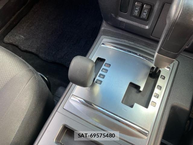Mitsubishi PAJERO 2011-05 8831018-19