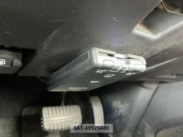 Mitsubishi PAJERO 2011-05 8831018-20