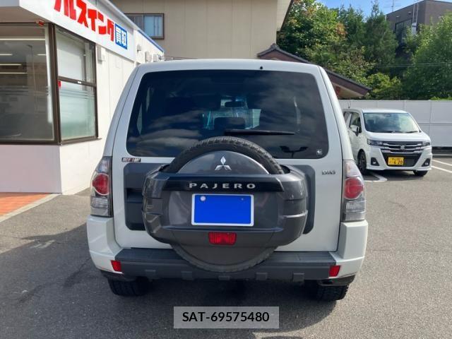 Mitsubishi PAJERO 2011-05 8831018-5