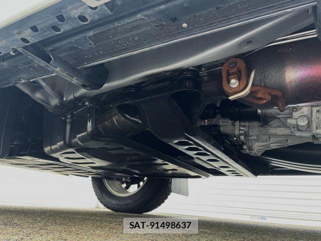 Mitsubishi PAJERO 2013-03 8831019-18
